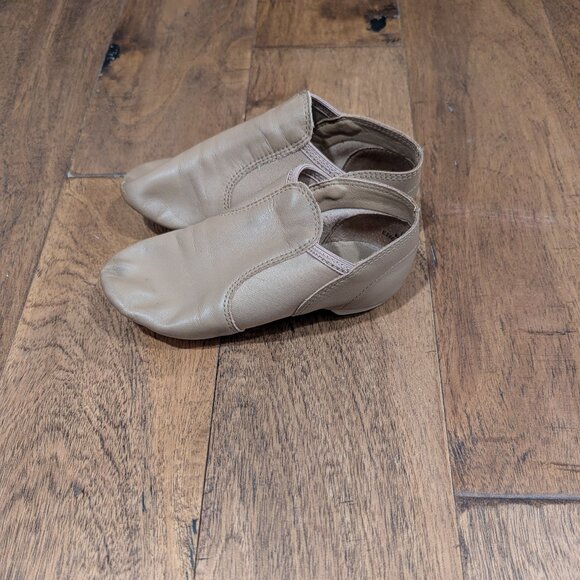 Capezio child jazz dance shoes - tan, 13.5 - Picture 1 of 5